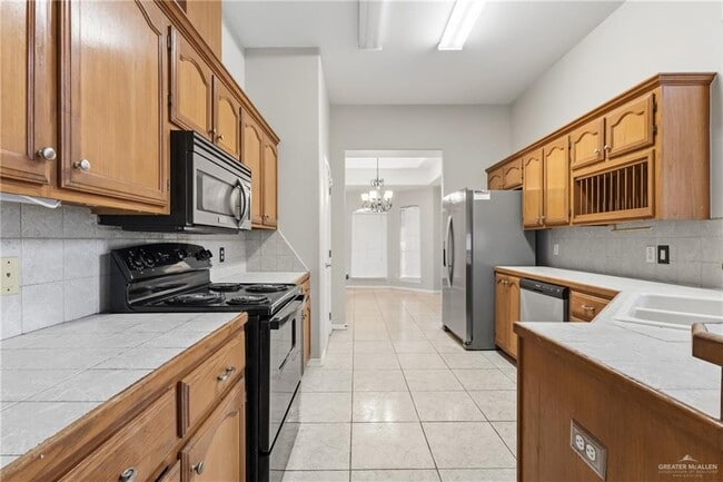 Photo - 21 S 25th St