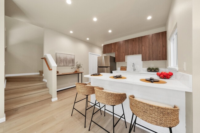 Barra húmeda en la planta baja - 1729 Keeaumoku St Unidad B