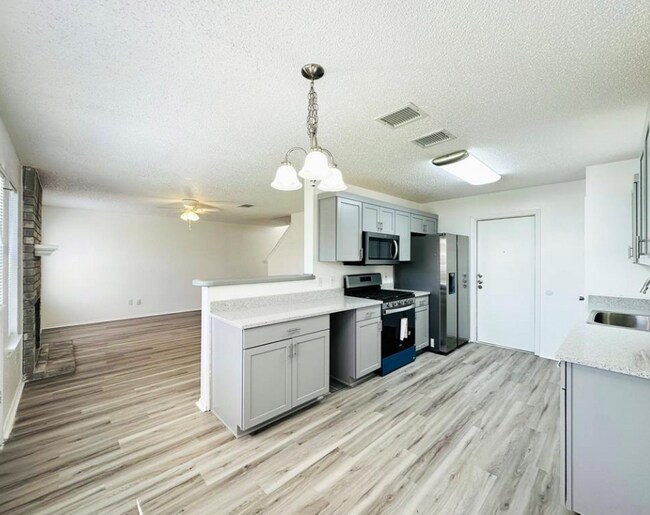 Photo - 809 Smoke Signal Pass