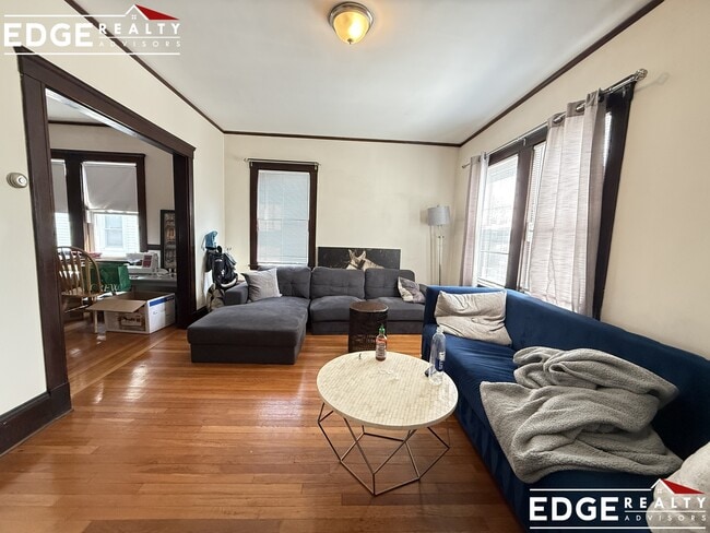 Building Photo - 19 Cresthill Rd Unit 1