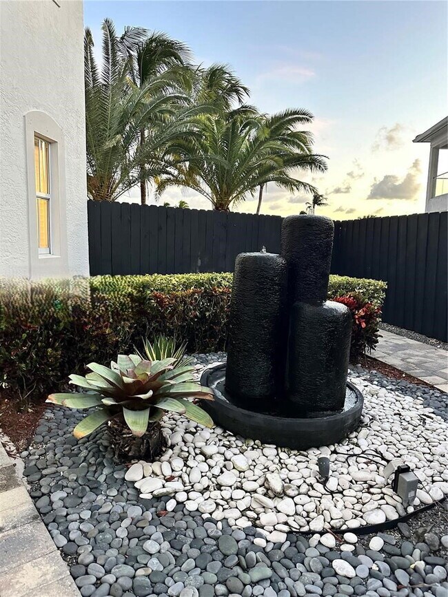 Photo - 6801 NW 113th Ct