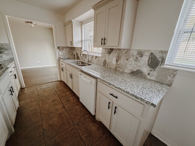 Photo - 6336 N Hammond Ave