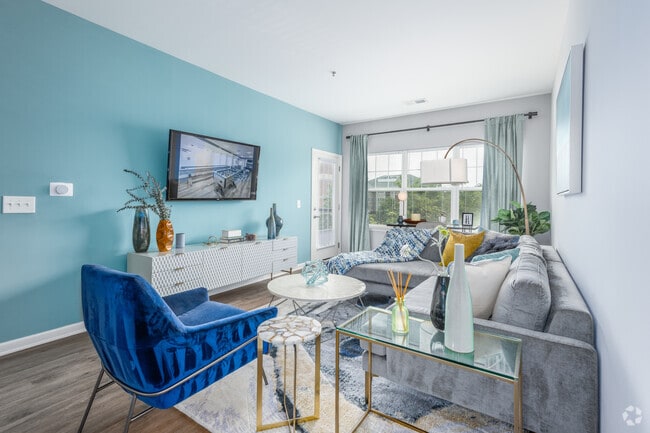 2BR, 2BA - 1,160 SF - Living Room