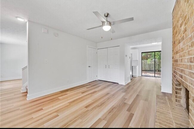 Photo - 1159 Saint Augustine Pl NE