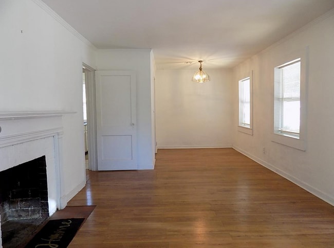 Photo - 1611 Lyndle Rd