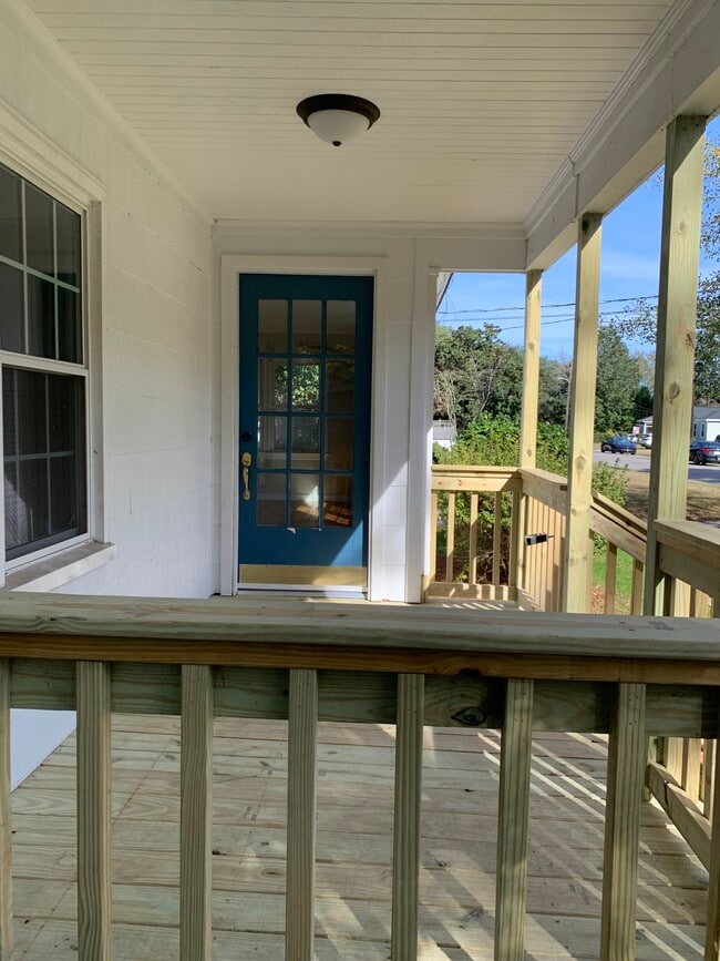 Photo - 114 Ellinor St