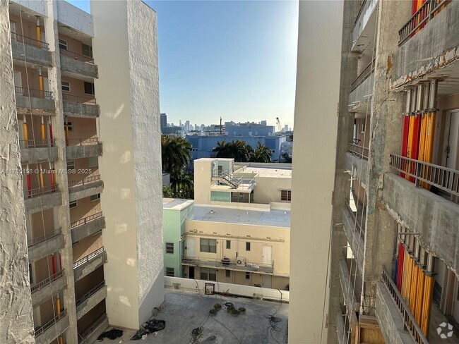 Building Photo - 1750 James Ave Unit 8H Rental