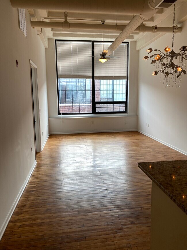 Photo - 48 E Walnut St