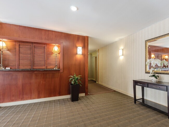 Photo - Peninsula Place