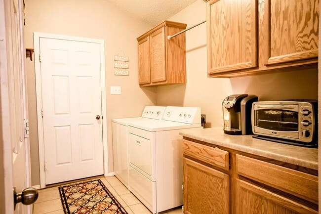 Photo - 518 N Juneau Ave