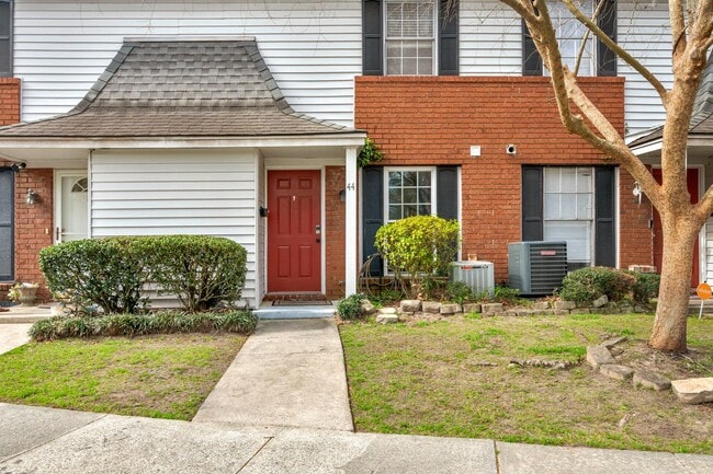 Photo - AVAILABLE NOW!  2 BED 2.5 BATH TOWNHOME