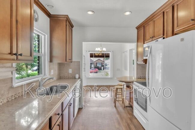 Building Photo - 362 800 E Rental