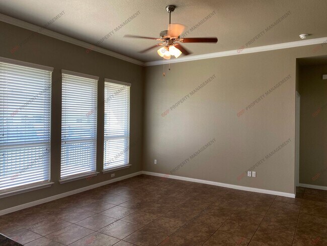 Photo - 5607 Blackstone Dr