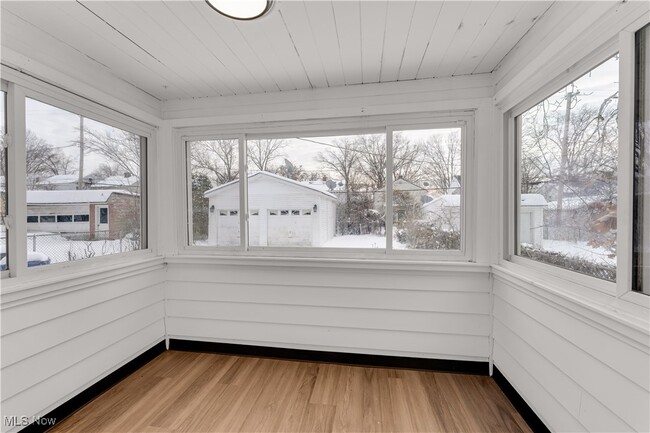 Photo - 17416 Throckley Ave