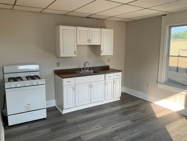 Building Photo - 508 Chestnut St Rental