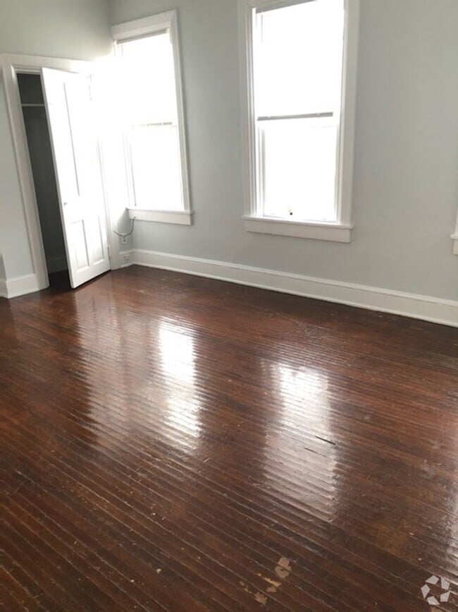 Building Photo - 128 E New St Unit 2 Rental