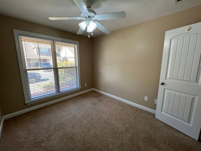 Photo - 376 Connor Cir