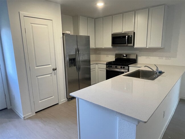 Photo - 112 Stran St