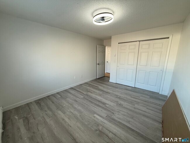 Photo - 264 Scott Rd Unit APT 7