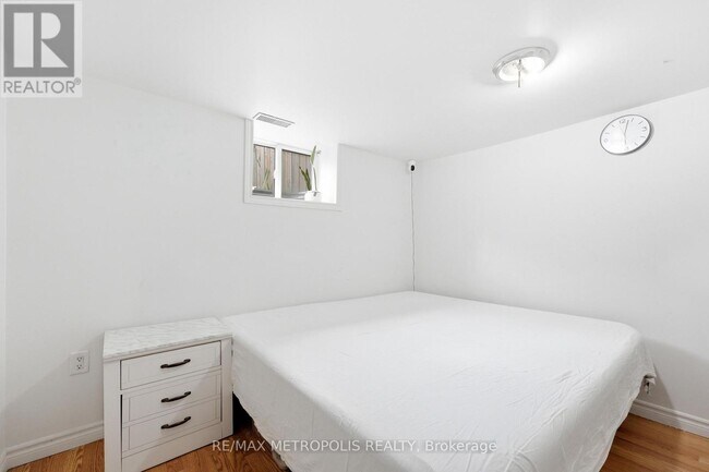 Photo - 312 Palmerston Ave