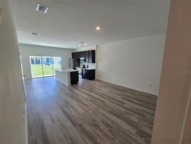 Photo - 737 W Oak Dr