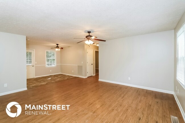 Photo - 376 Dillon Dr