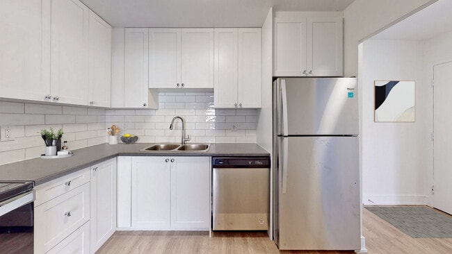 Building Photo - Fanshawe Village