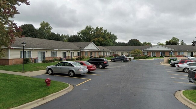 Photo - 624 Cambridge Ln