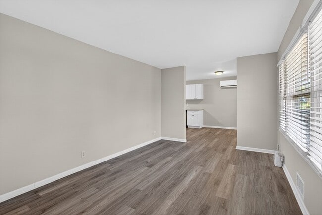 Photo - 586 Oakside Dr SW Unit A