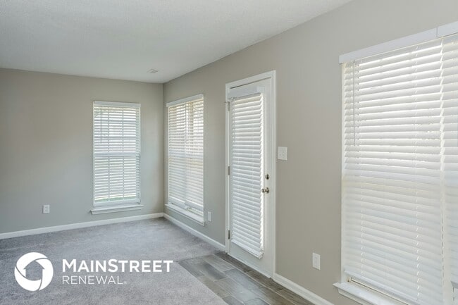 Photo - 135 Bellelaine Dr