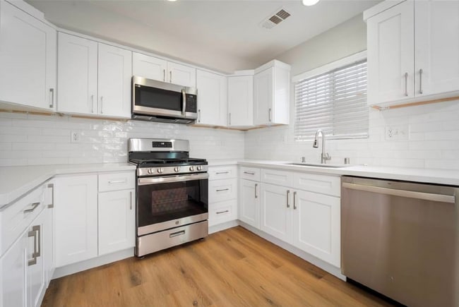 Photo - 10306 S Main St Unit Front