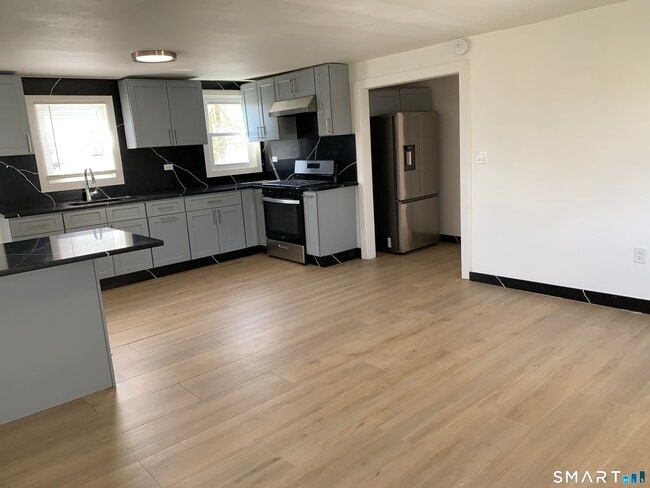 Photo - 422-424 Dixwell Ave Unit 2