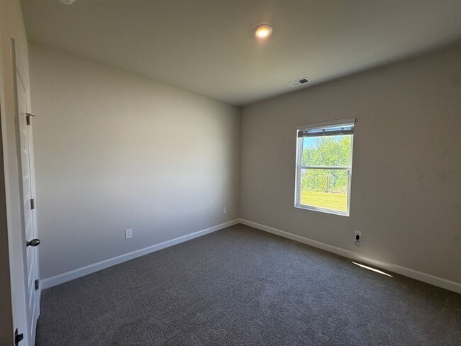 Photo - Beautiful Home with Space, Comfort & Modern Convenience