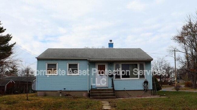 Building Photo - 205 Elm St