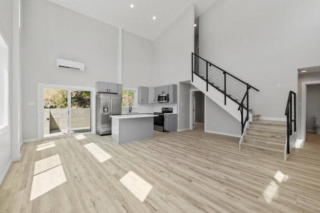 Photo - 300 Riverside Dr