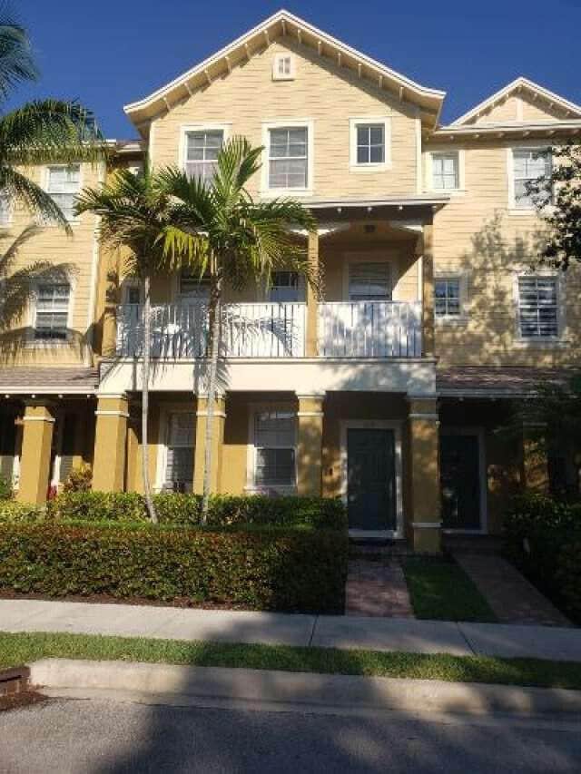 Building Photo - 356 W Thatch Palm Cir