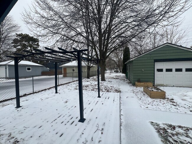 Photo - Click the “Apply Now” button or email wapmrentals@gmail.com for a prompt response.