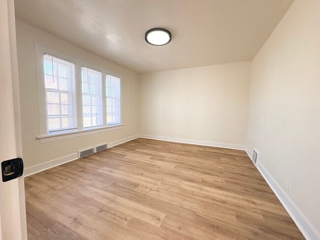 Photo - 1715 Marshall St Unidad Lower