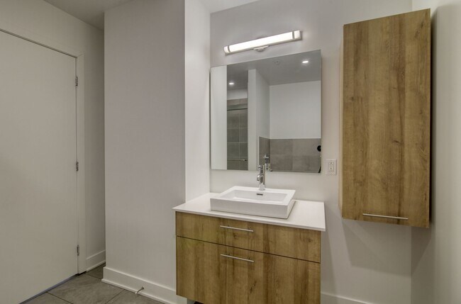 Photo - 9675 Av. Papineau Unit 403