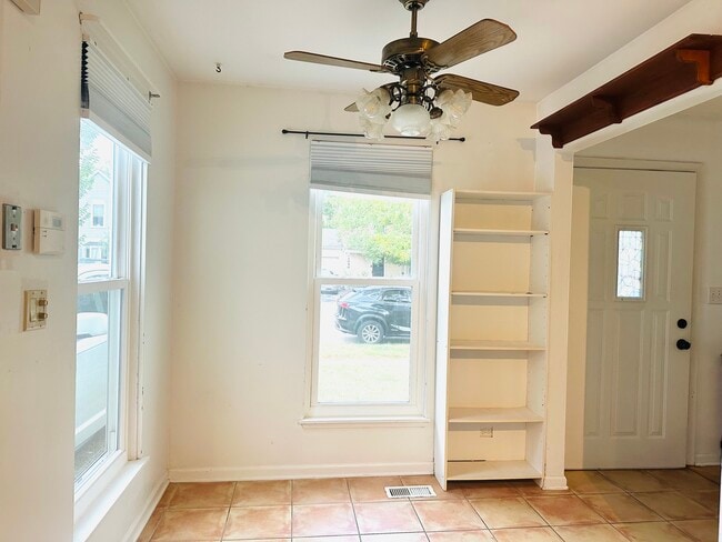 Photo - 1021 Perry Dr