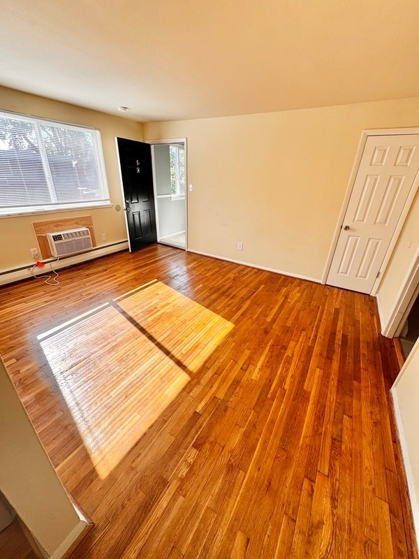 Building Photo - 3212 Ellwood Ave Unit c Rental