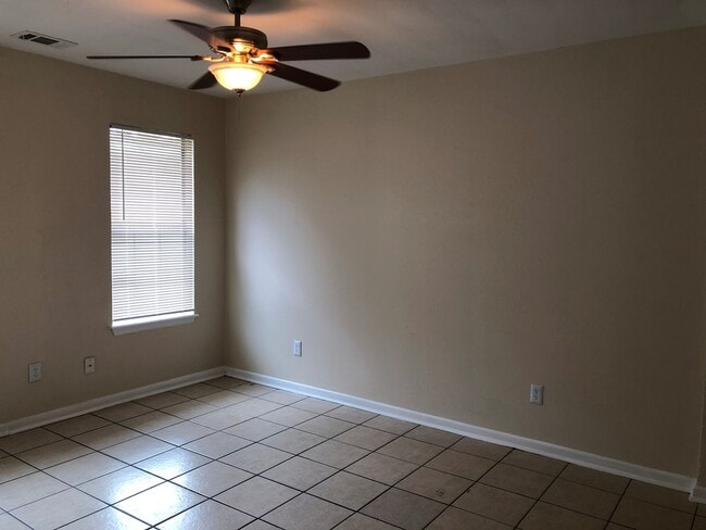 Photo - 7543 Windsor Oaks