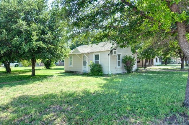 Photo - 300 Meadow Park Dr