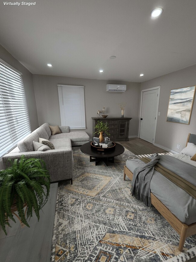 Photo - 107 Brock St N