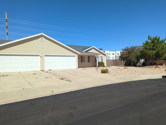 Photo - Freshly Updated home in a Quiet Cul-de-Sac