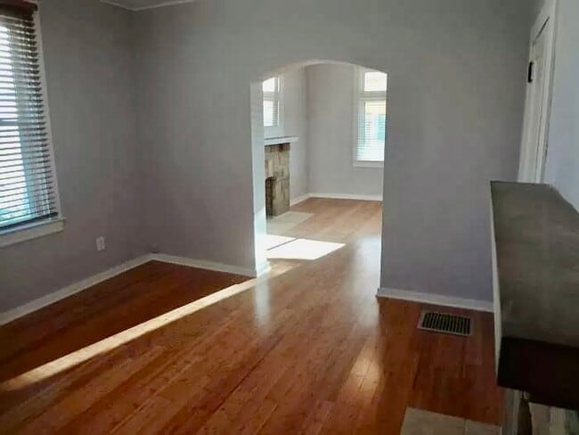 212 Republic St Unidad 1