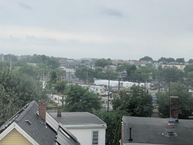 Photo - 240 Leyden St Unidad 3