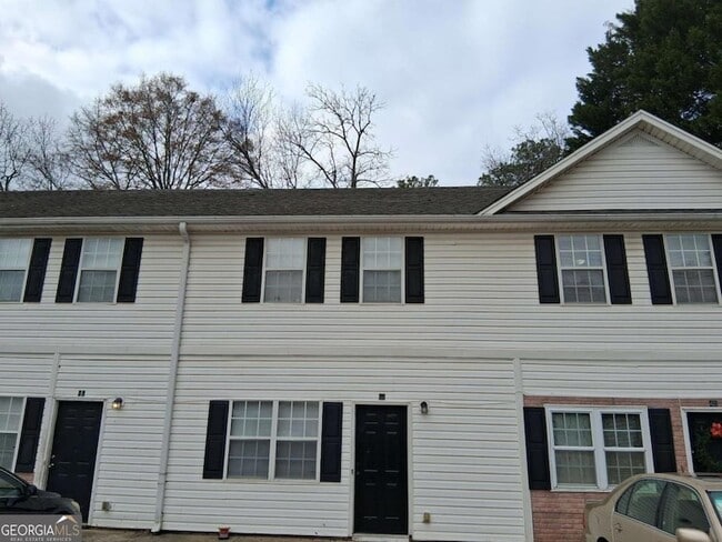 Building Photo - 209 E Wilson St