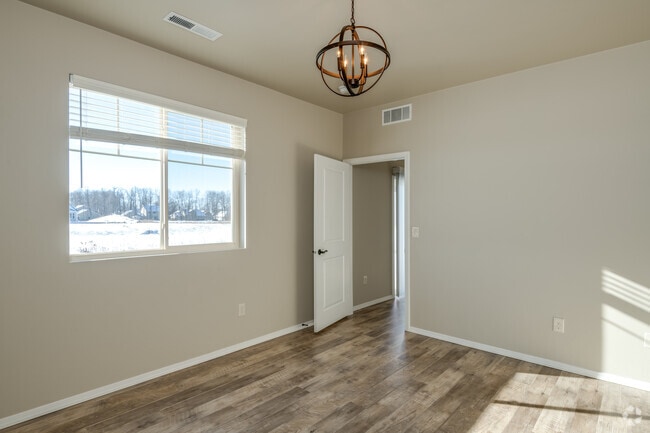 2 BR, 2.5 BA - 1,300SF
