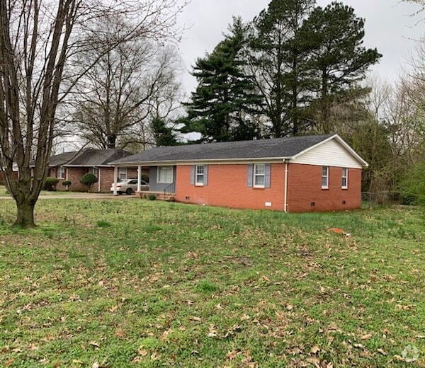 Building Photo - 3 Bedroom, 2 Bath Home!